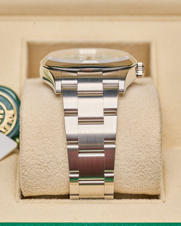 Another view of the Rolex Oyster Perpetua