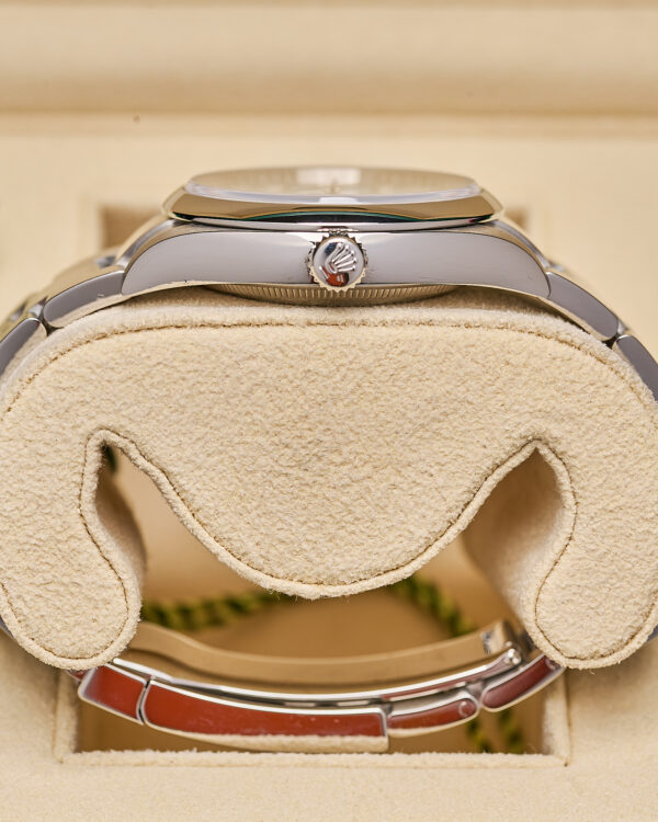 The opposite side view of the Rolex Oyster Perpetua