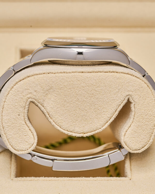 A side view of the Rolex Oyster Perpetua