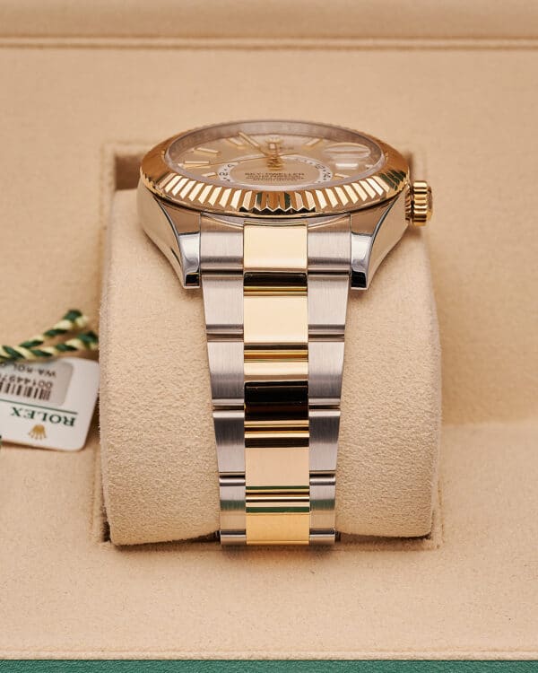 Rolex Sky-Dweller 326933 2019 White - view 2