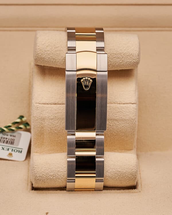 Rolex Sky-Dweller 326933 2019 White - view 4