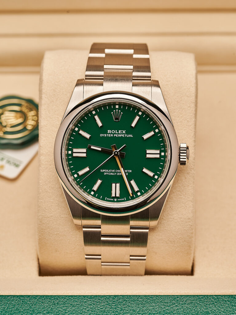 Rolex Oyster Perpetual 134300 Green 2026