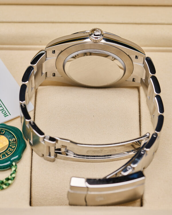 The underneath of the Rolex Oyster Perpetua