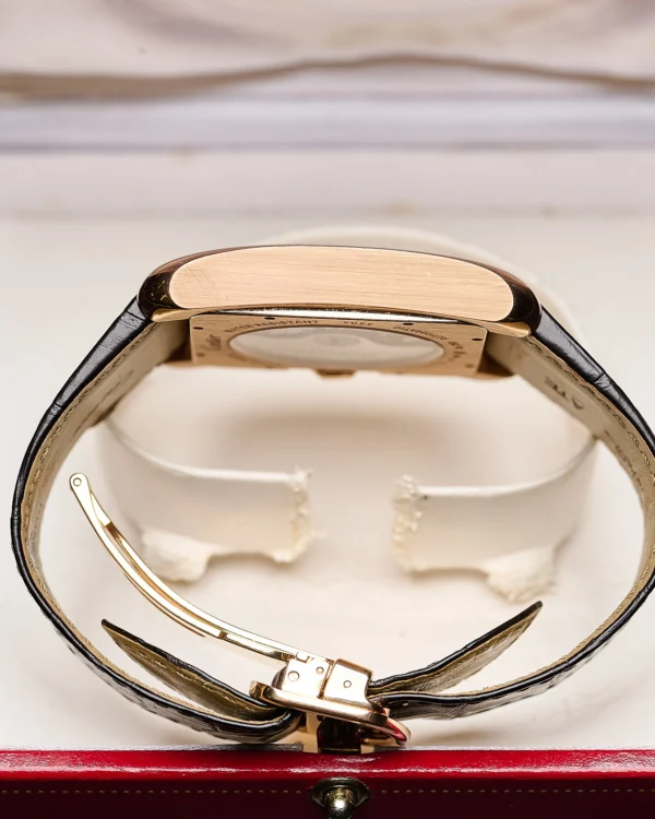 The side view of a Cartier Tank Anglaise 2002