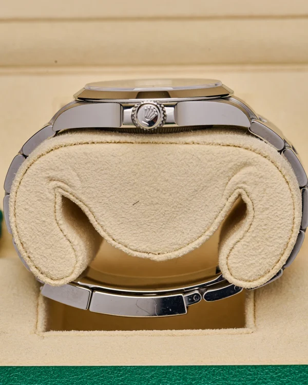 The side of the Rolex Airking 126900 2024