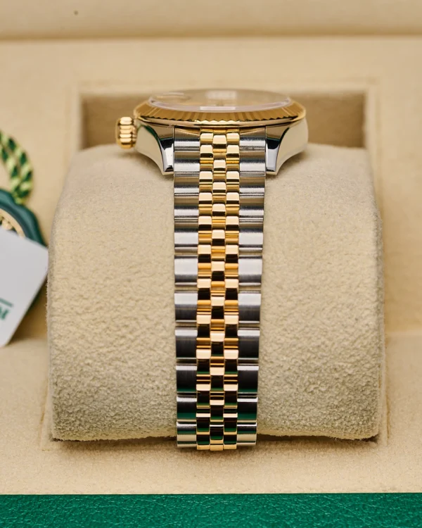 The strap of the Rolex Datejust 279173 Champagne 2022