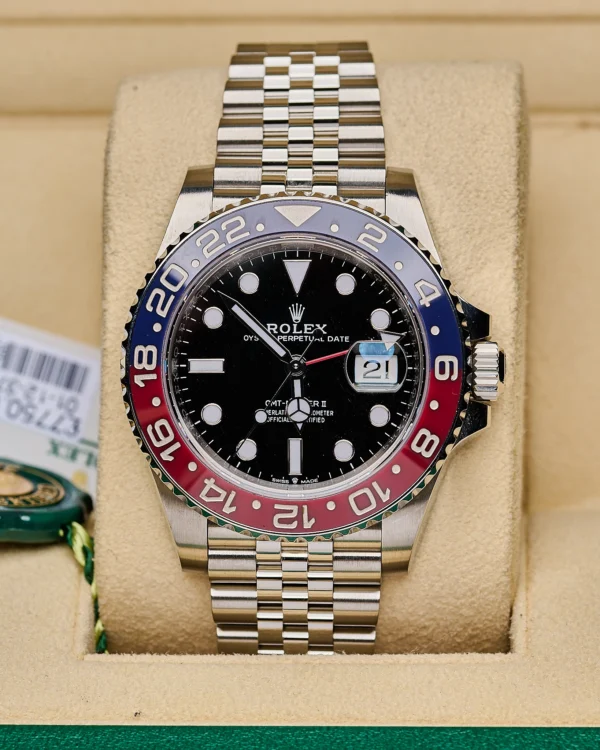 The face of the Rolex GMT ii 126710BLRO Pepsi Jubilee 2021