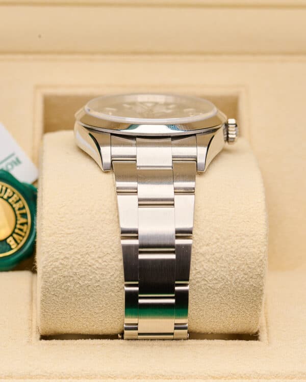 Rolex Explorer 124270 2026 Black 36mm - view 2