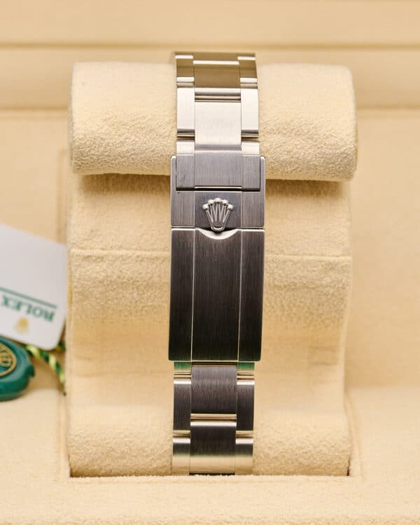 Rolex Explorer 124270 2026 Black 36mm - view 4