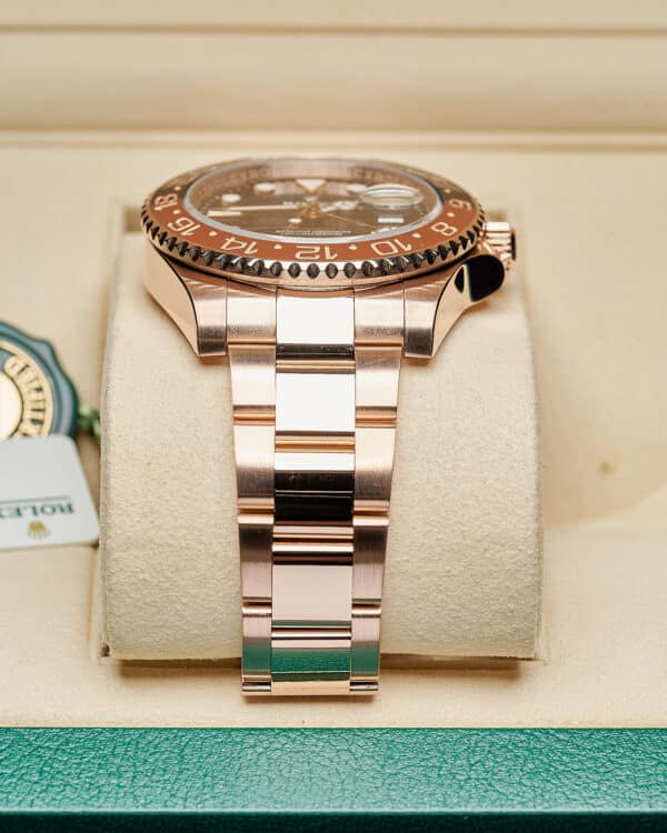 Rolex GMT ii Rootbeer 126715CHNR 2018 - view 3