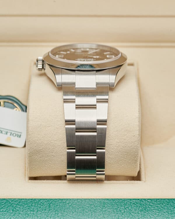 Rolex Explorer 224270 2024 40mm Black - view 3