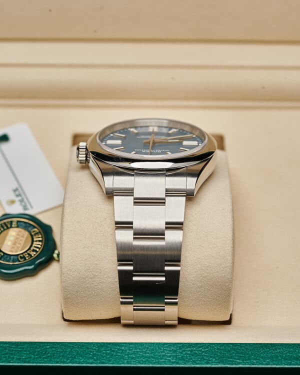Rolex Oyster Perpetual 134300 Bright Blue 41mm 2026 - view 8