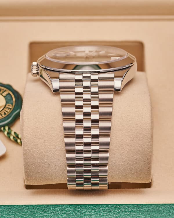 Rolex Datejust 126300 Green Ombre Jubilee 41mm 2026 - view 3