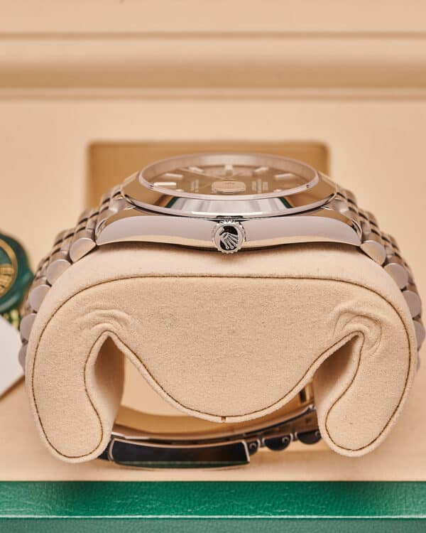 Rolex Datejust 126300 Green Ombre Jubilee 41mm 2026 - view 5