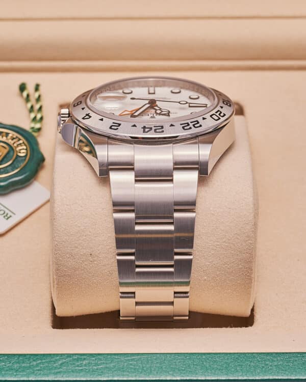 Rolex Explorer ii 226570 Polar 2025 - view 3