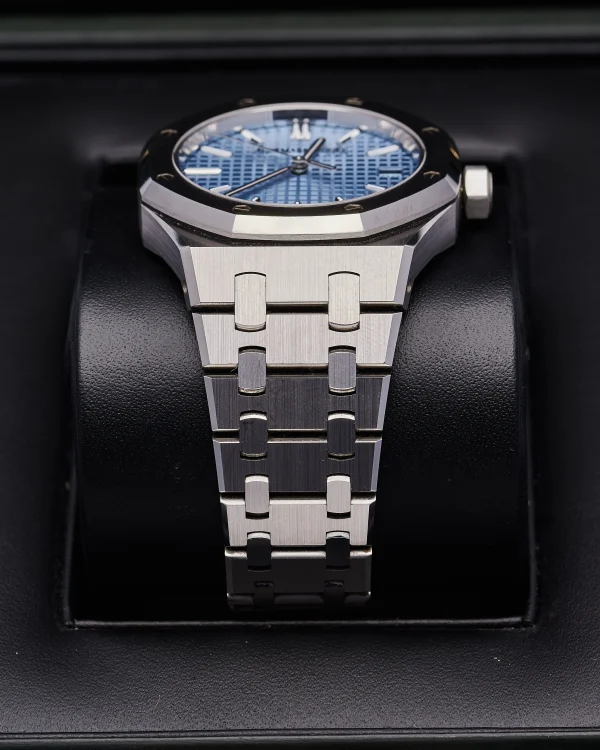 Audemars Piguet Royal Oak 15550ST 2024 Ice Blue 37mm - view 2
