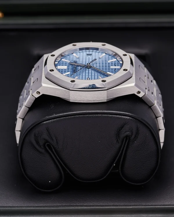 Audemars Piguet Royal Oak 15550ST 2024 Ice Blue 37mm - view 6