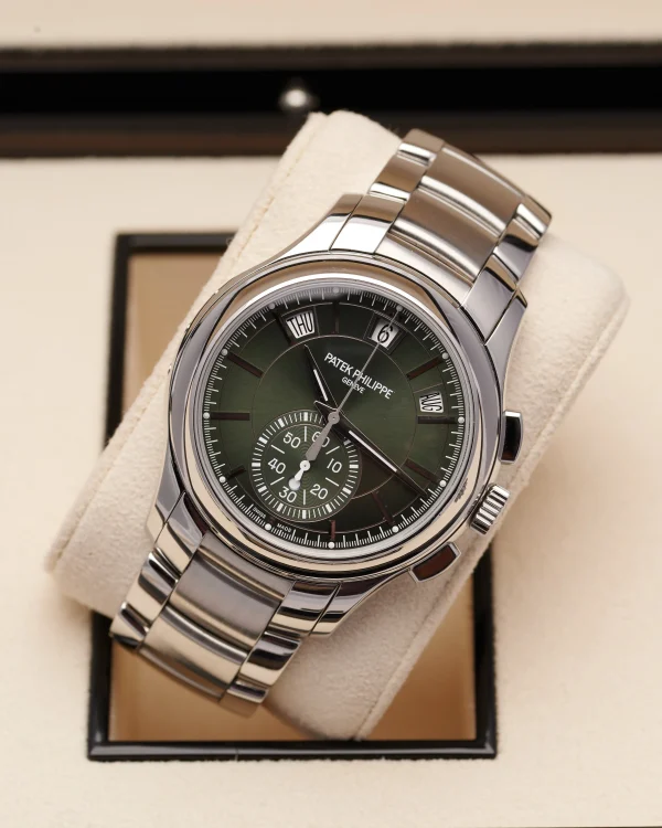 Patek Philippe Annual Calendar 5905/1A Green 2022 - view 7