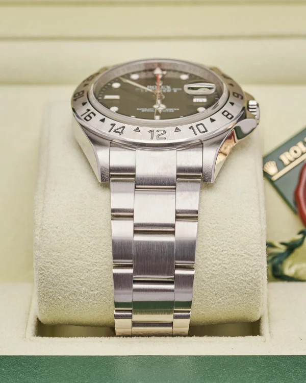 Rolex Explorer ii 16570 Black RRR 2008 3186 Movement - view 2