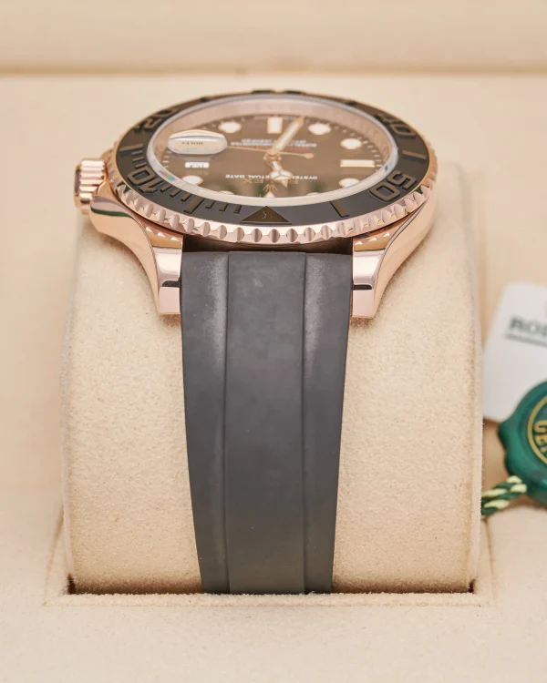 Rolex Yachtmaster 126655 2021 Everose Black - view 3